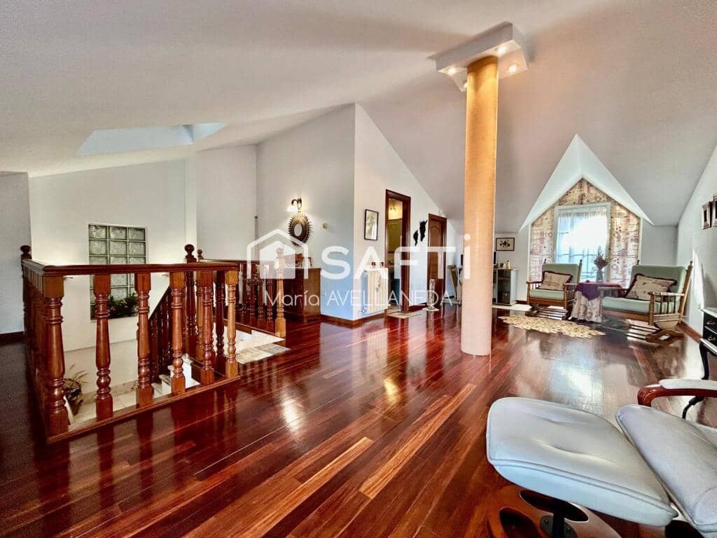 6 soverom Villa til salgs i Valencia de Don Juan med garasje - € 260 000 (Ref: 9264286)