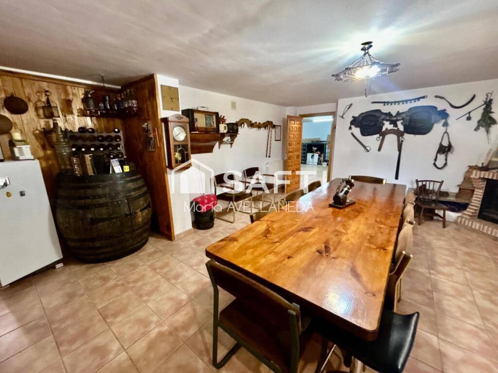 6 soverom Villa til salgs i Valencia de Don Juan med garasje - € 260 000 (Ref: 9264286)