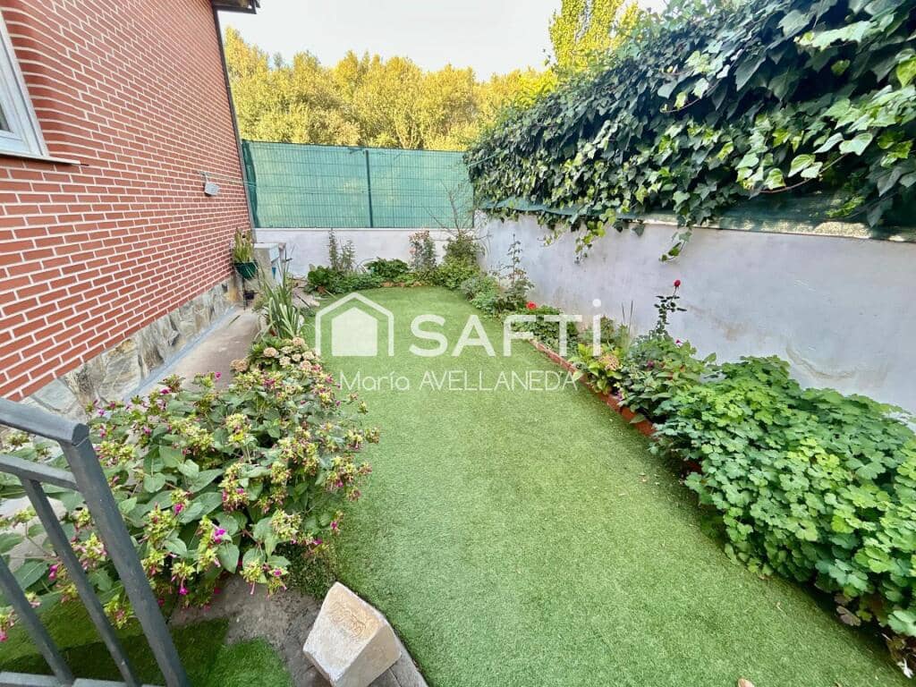 6 soverom Villa til salgs i Valencia de Don Juan med garasje - € 260 000 (Ref: 9264286)