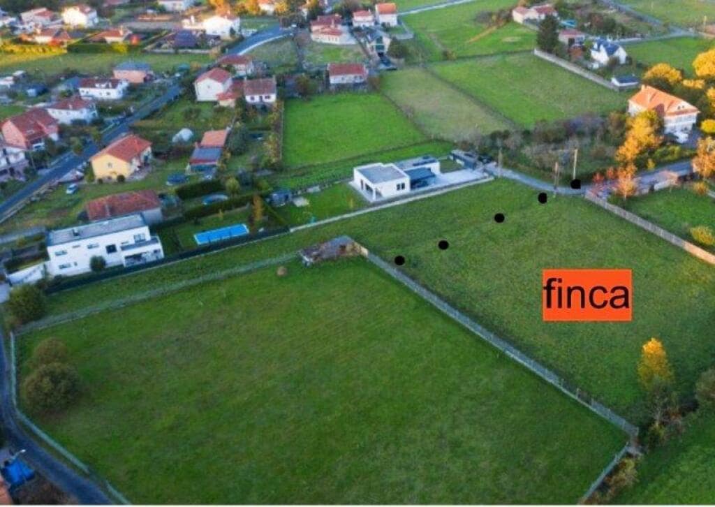 Działka budowlana na sprzedaż w Ames - 90 000 € (Ref: 9272362)