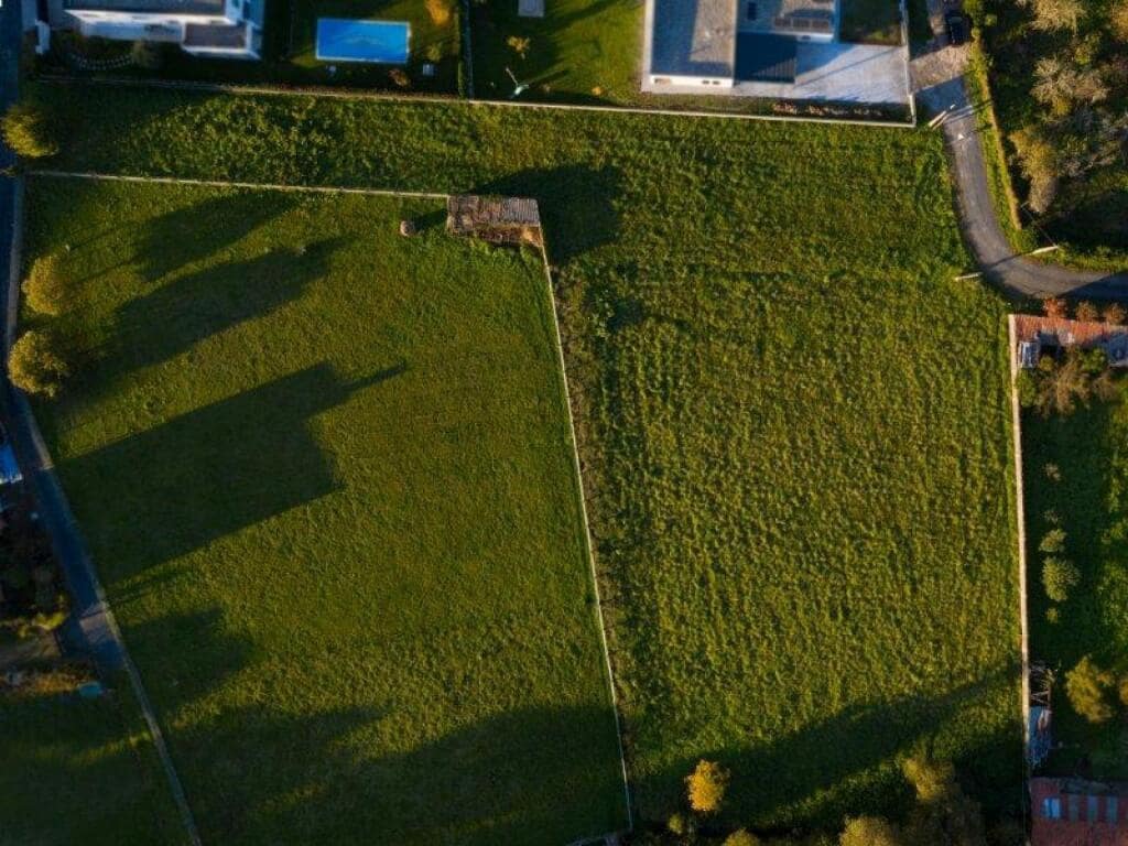 Działka budowlana na sprzedaż w Ames - 90 000 € (Ref: 9272362)