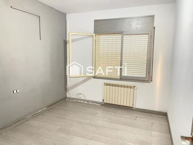 6 bedroom Villa for sale in Masquefa with garage - € 320,000 (Ref: 9276225)