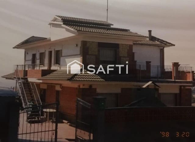6 bedroom Villa for sale in Masquefa with garage - € 320,000 (Ref: 9276225)