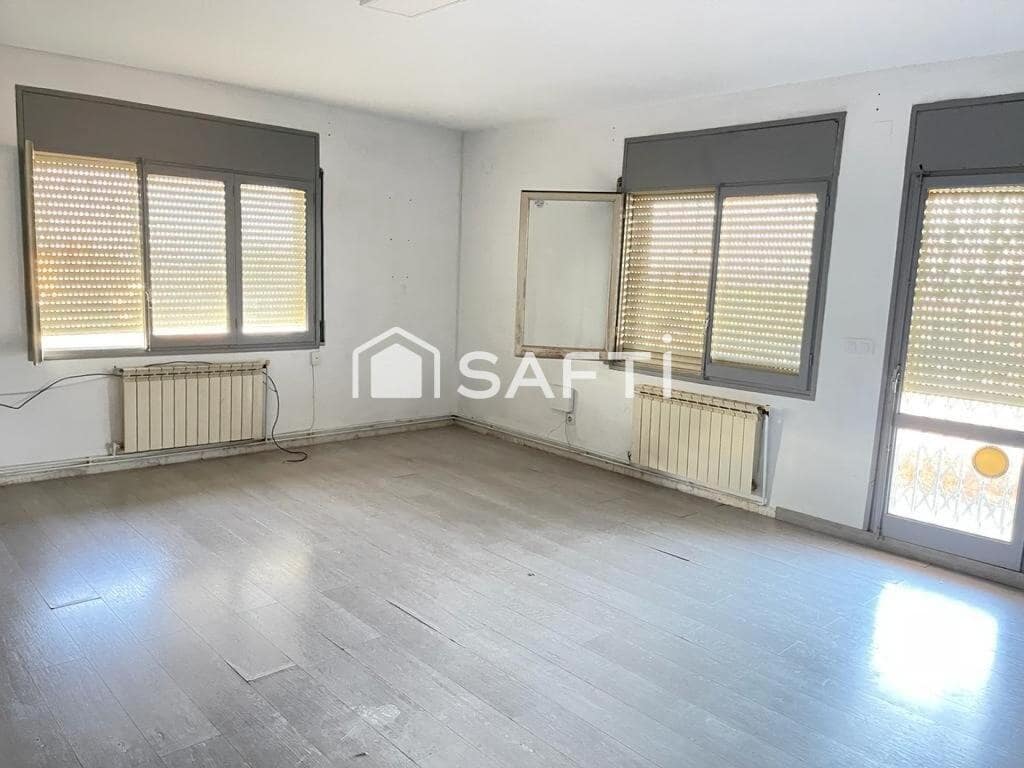 6 soverom Villa til salgs i Masquefa med garasje - € 320 000 (Ref: 9276225)