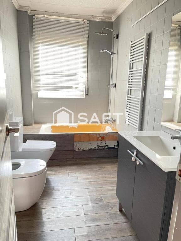 6 soverom Villa til salgs i Masquefa med garasje - € 320 000 (Ref: 9276225)