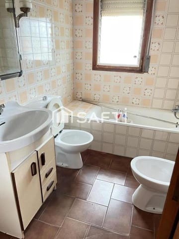 6 bedroom Villa for sale in Masquefa with garage - € 320,000 (Ref: 9276225)