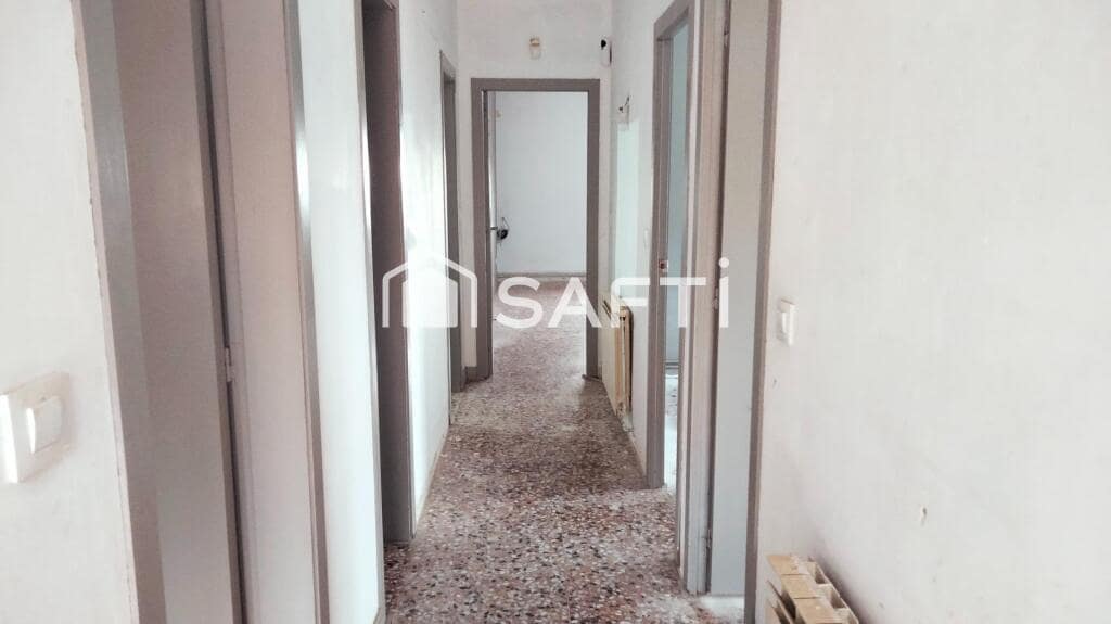 6 bedroom Villa for sale in Masquefa with garage - € 320,000 (Ref: 9276225)