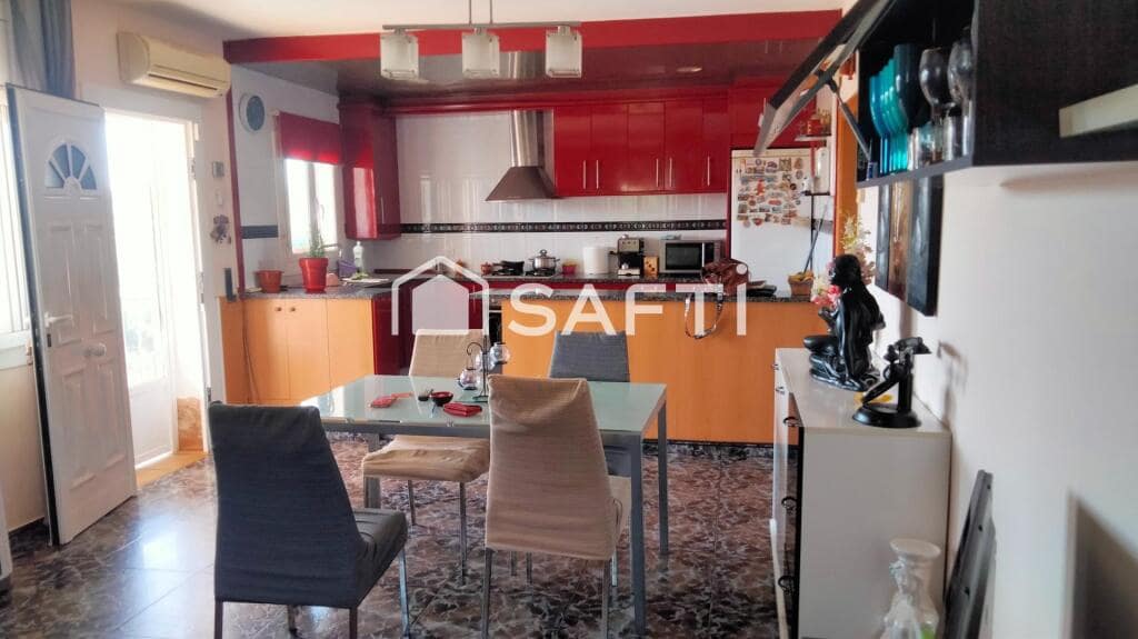 6 makuuhuone Huvila myytävänä paikassa Piera mukana uima-altaan - 320 000 € (Ref: 9276226)