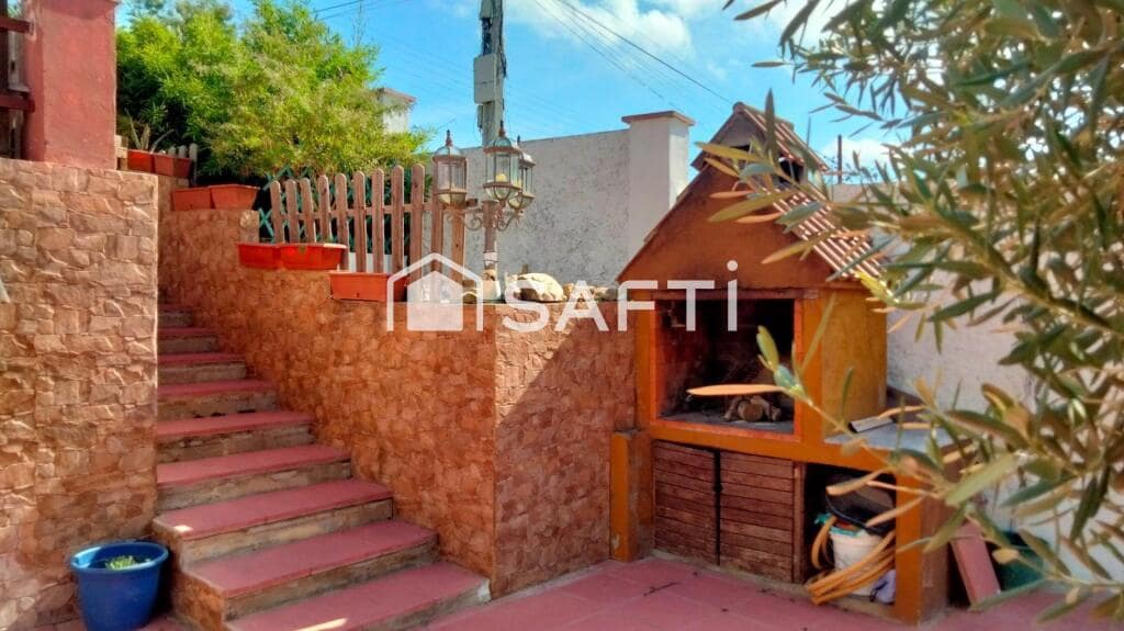 6 makuuhuone Huvila myytävänä paikassa Piera mukana uima-altaan - 320 000 € (Ref: 9276226)