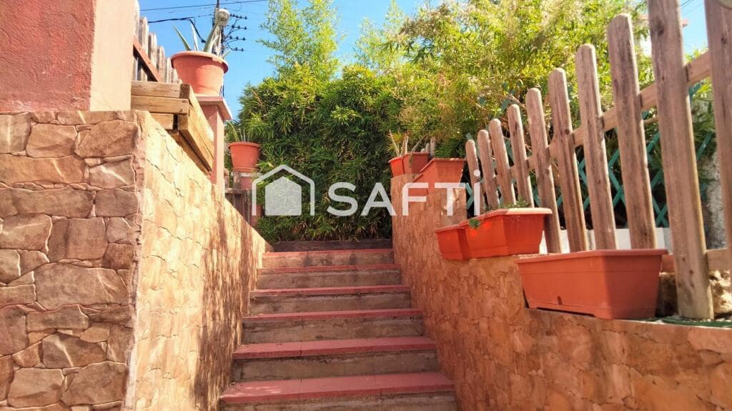 6 makuuhuone Huvila myytävänä paikassa Piera mukana uima-altaan - 320 000 € (Ref: 9276226)