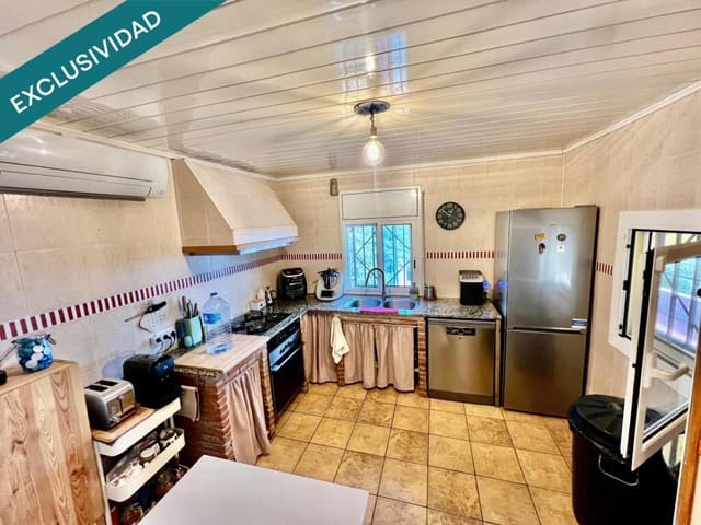 6 sovrum Villa till salu i Tordera med pool garage - 380 000 € (Ref: 9276230)