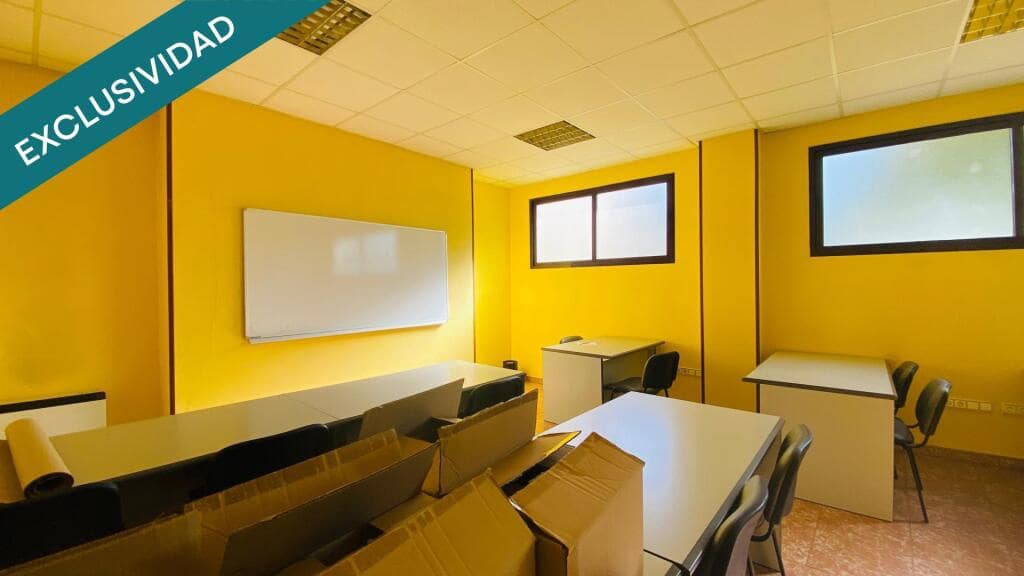 Commercial for sale in Oviedo - € 69,500 (Ref: 9276235)