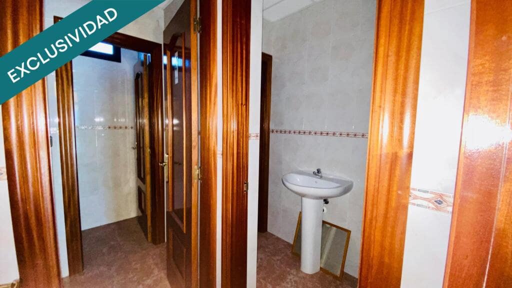 Commercial for sale in Oviedo - € 69,500 (Ref: 9276235)