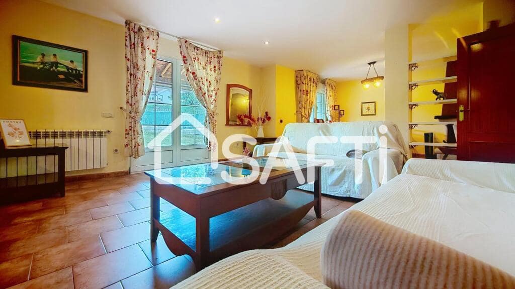 4 slaapkamer Villa te koop in Gijon met zwembad garage - € 529.000 (Ref: 9282046)