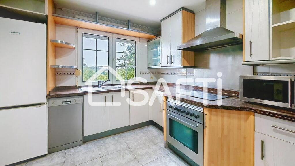 4 slaapkamer Villa te koop in Gijon met zwembad garage - € 529.000 (Ref: 9282046)