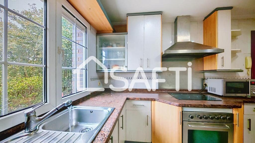 4 slaapkamer Villa te koop in Gijon met zwembad garage - € 529.000 (Ref: 9282046)