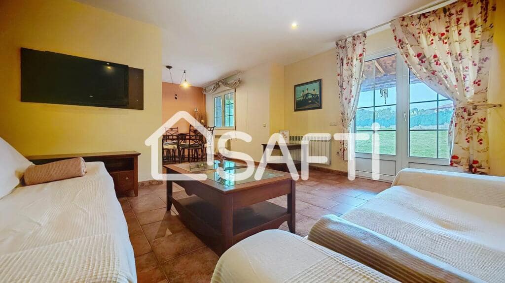 4 slaapkamer Villa te koop in Gijon met zwembad garage - € 529.000 (Ref: 9282046)