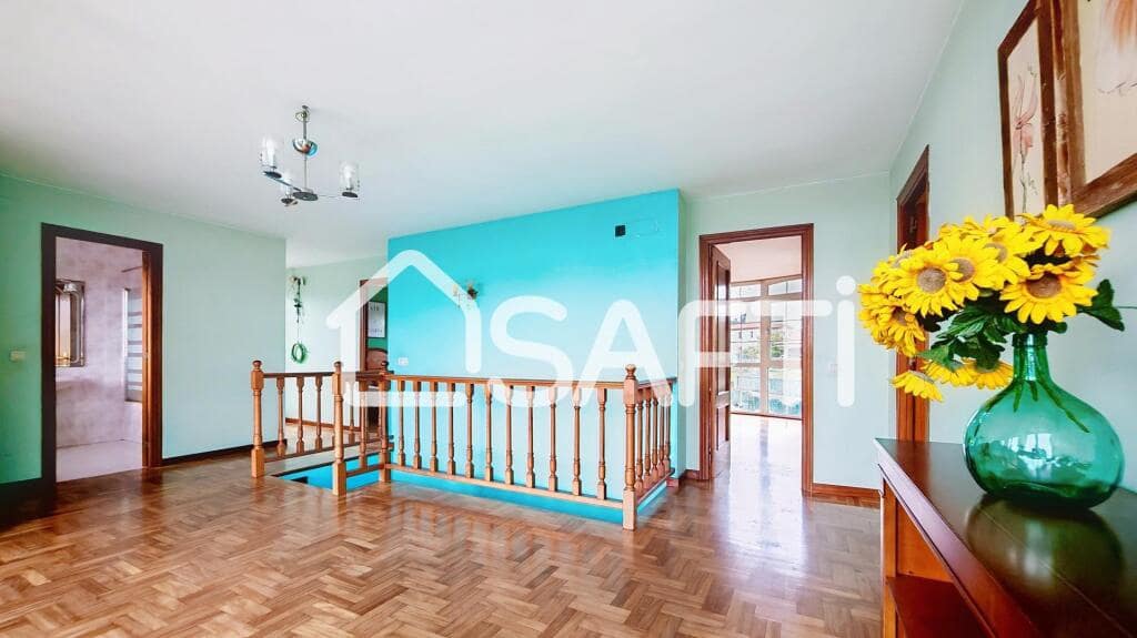 4 slaapkamer Villa te koop in Gijon met zwembad garage - € 529.000 (Ref: 9282046)