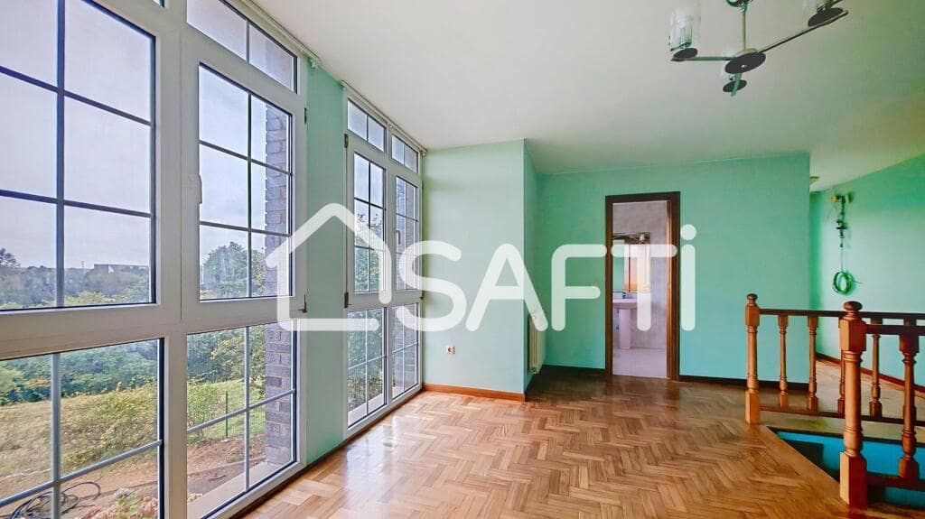 4 slaapkamer Villa te koop in Gijon met zwembad garage - € 529.000 (Ref: 9282046)