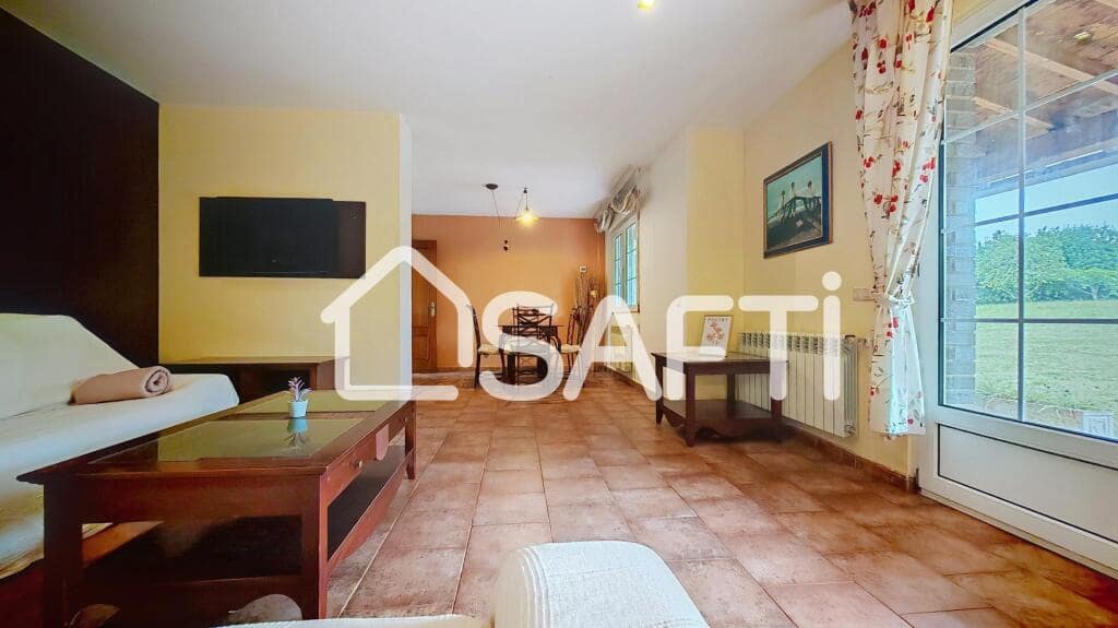 4 slaapkamer Villa te koop in Gijon met zwembad garage - € 529.000 (Ref: 9282046)