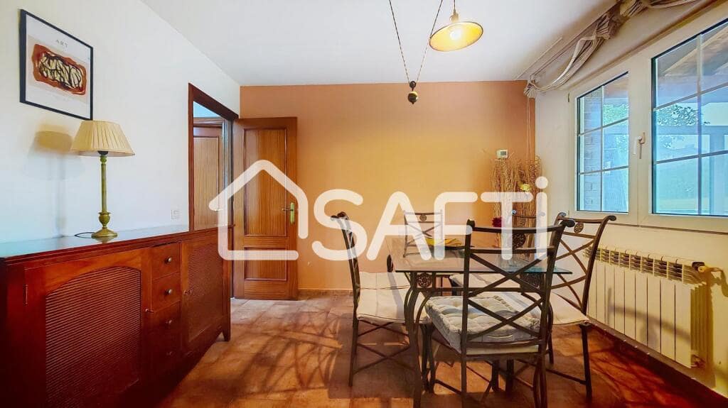 4 slaapkamer Villa te koop in Gijon met zwembad garage - € 529.000 (Ref: 9282046)