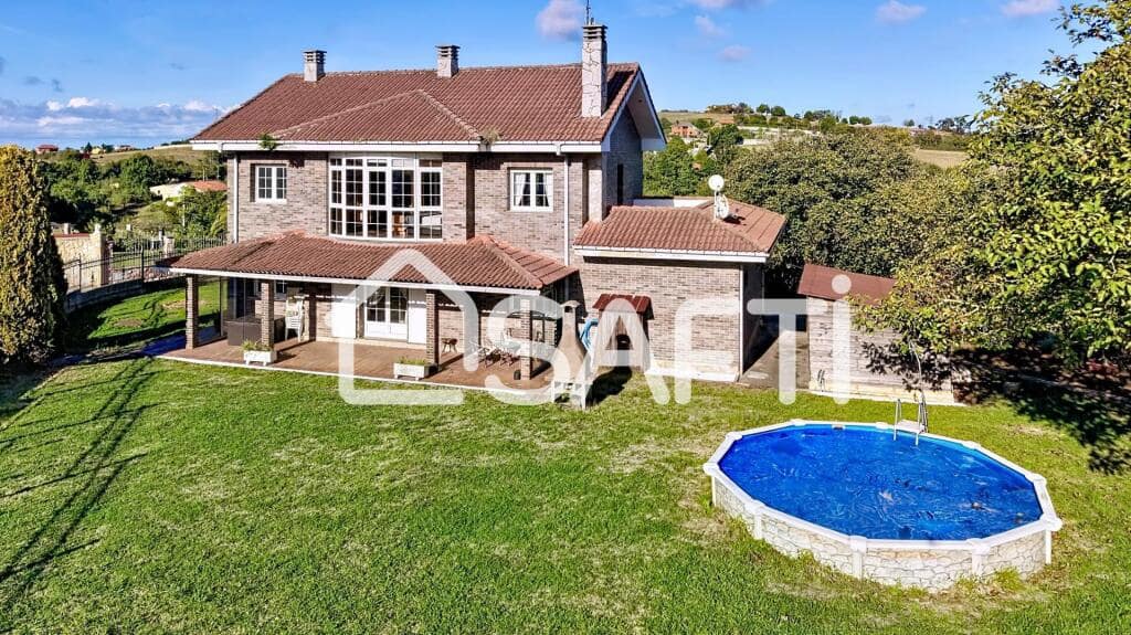 4 slaapkamer Villa te koop in Gijon met zwembad garage - € 529.000 (Ref: 9282046)