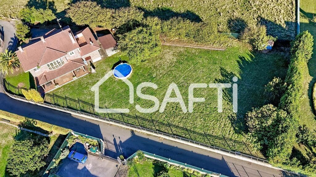 4 slaapkamer Villa te koop in Gijon met zwembad garage - € 529.000 (Ref: 9282046)