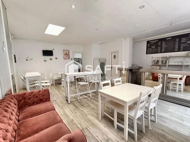 Kaupallinen myytävänä paikassa Pineda de Mar - 79 000 € (Ref: 9285521)