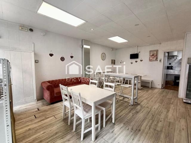 Kaupallinen myytävänä paikassa Pineda de Mar - 79 000 € (Ref: 9285521)