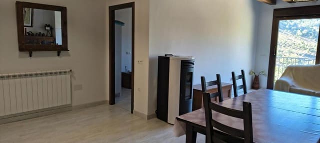 4 bedroom Villa for sale in Tamajón - € 280,000 (Ref: 9291313)