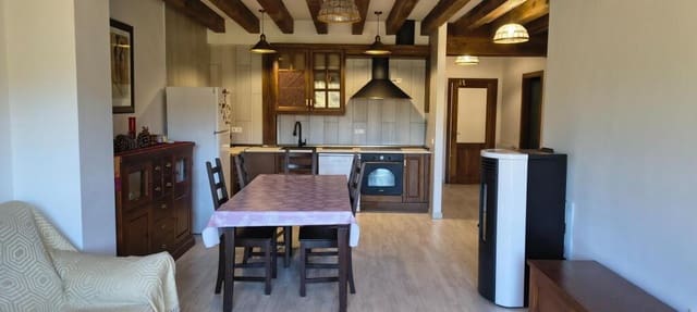 4 bedroom Villa for sale in Tamajón - € 280,000 (Ref: 9291313)