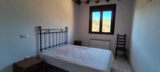 4 bedroom Villa for sale in Tamajón - € 280,000 (Ref: 9291313)