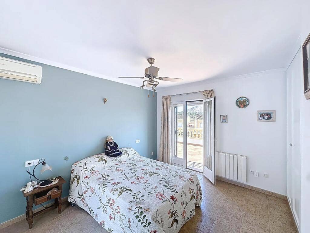 3 bedroom Villa for sale in Sagra with pool - € 387,000 (Ref: 9294670)