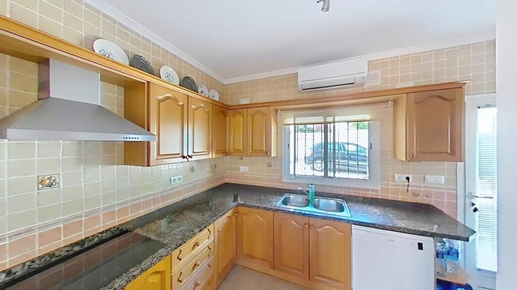 Chalet de 3 habitaciones en Sagra en venta con piscina - 387.000 € (Ref: 9294670)