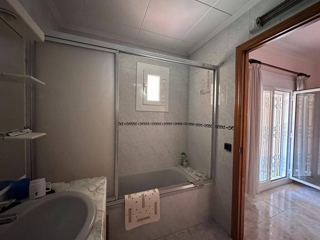 3 bedroom Villa for sale in Alcanar with garage - € 215,000 (Ref: 9294673)