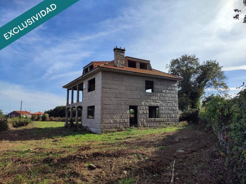 5 makuuhuone Huvila myytävänä paikassa Santa Comba - 105 000 € (Ref: 9297261)