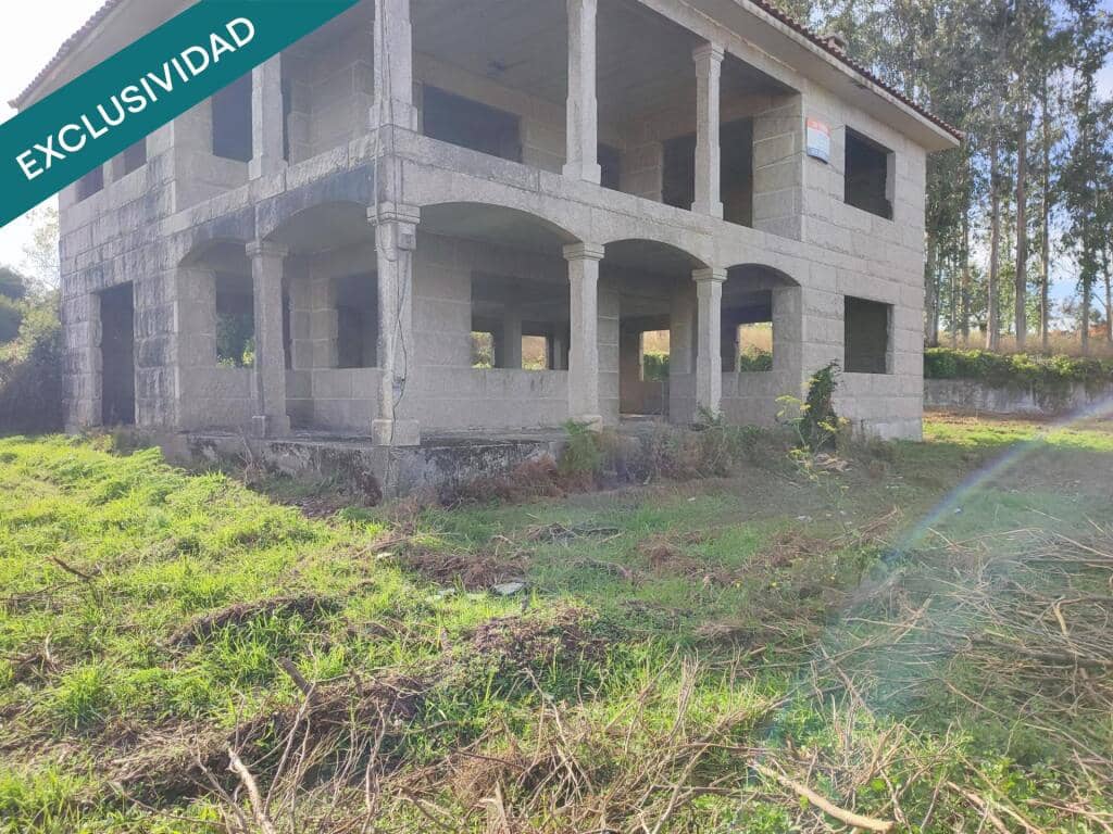 5 makuuhuone Huvila myytävänä paikassa Santa Comba - 105 000 € (Ref: 9297261)