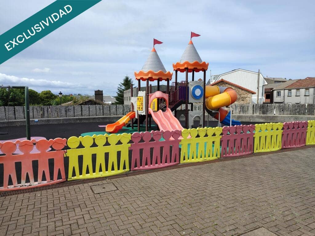 5 makuuhuone Huvila myytävänä paikassa Santa Comba - 105 000 € (Ref: 9297261)