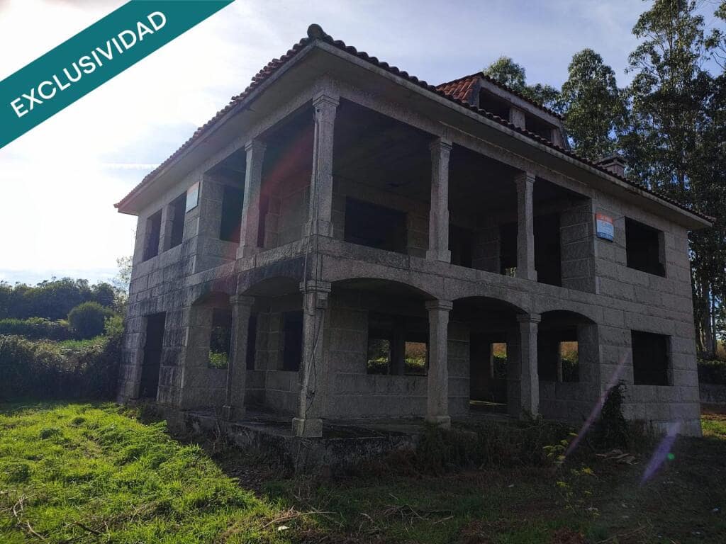 5 makuuhuone Huvila myytävänä paikassa Santa Comba - 105 000 € (Ref: 9297261)