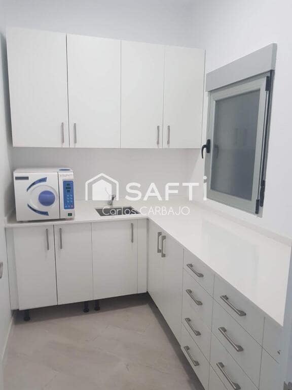 Erhverv til salg i Leon by - € 85.000 (Ref: 9297267)