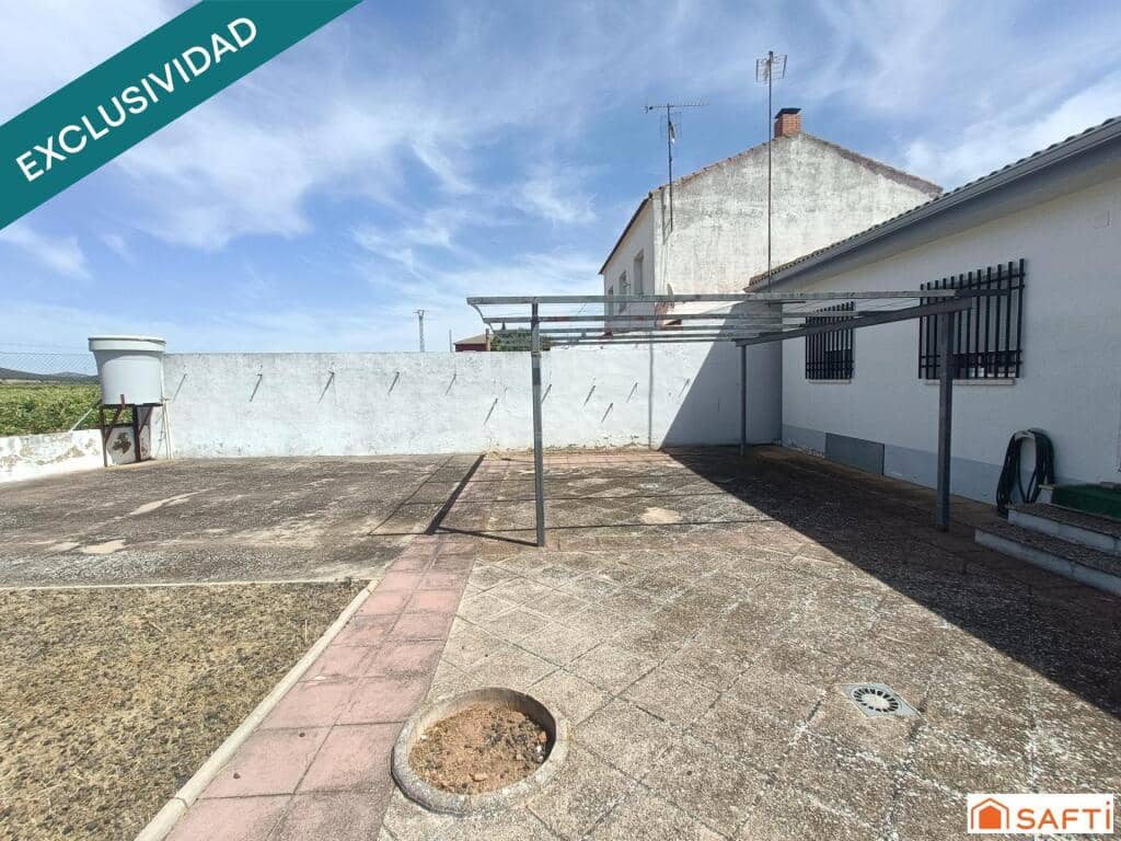 3 soverom Villa til salgs i Las Labores med garasje - € 142 000 (Ref: 9300936)