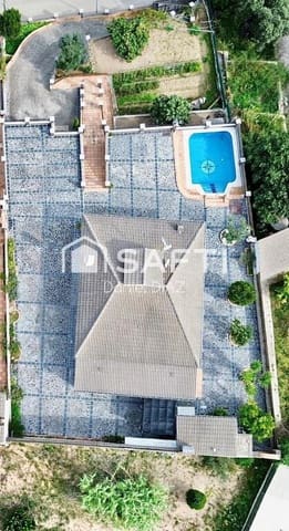 4 bedroom Villa for sale in Riudarenes with garage - € 265,000 (Ref: 9303357)