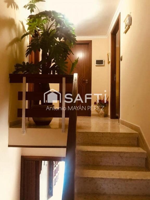 5 makuuhuone Huvila myytävänä paikassa Ribeira mukana 
autotalli - 269 000 € (Ref: 9312685)