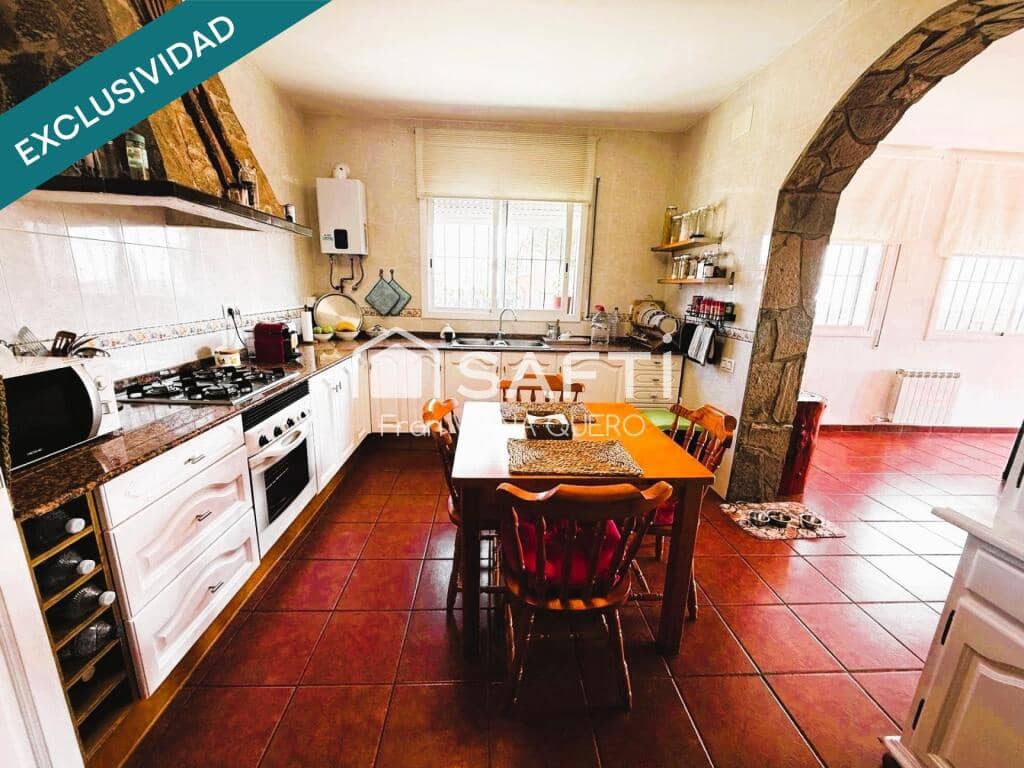 4 sovrum Villa till salu i Tordera med garage - 357 000 € (Ref: 9321724)