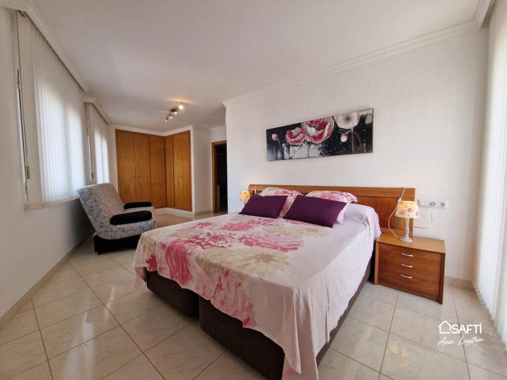 3 soverom Penthouse til salgs i Roses med garasje - € 459 000 (Ref: 9321731)