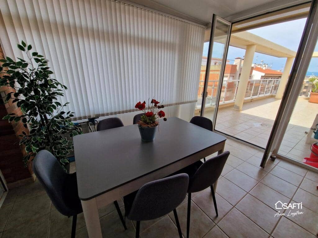 3 soverom Penthouse til salgs i Roses med garasje - € 459 000 (Ref: 9321731)