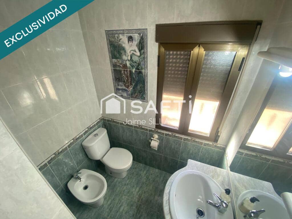 4 makuuhuone Huvila myytävänä paikassa Torrent mukana uima-altaan 
autotalli - 800 000 € (Ref: 9321739)