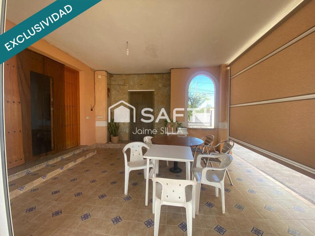 4 makuuhuone Huvila myytävänä paikassa Torrent mukana uima-altaan 
autotalli - 800 000 € (Ref: 9321739)