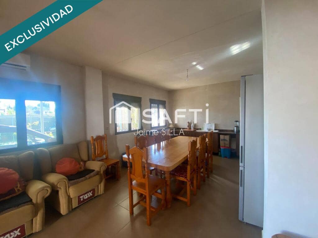 4 makuuhuone Huvila myytävänä paikassa Torrent mukana uima-altaan 
autotalli - 800 000 € (Ref: 9321739)