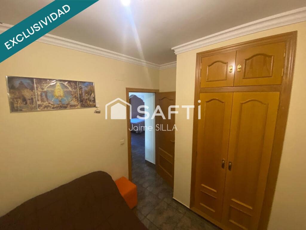 4 makuuhuone Huvila myytävänä paikassa Torrent mukana uima-altaan 
autotalli - 800 000 € (Ref: 9321739)